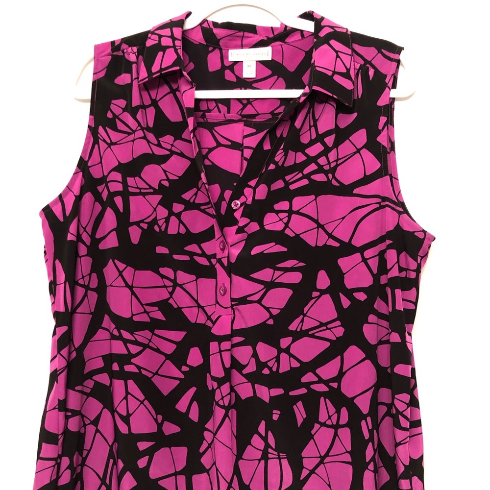 Dana Buchman 3-Button Sleeveless Top